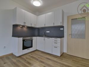 Pronájem bytu 2+kk, Jesenice, Cedrová, 65 m2