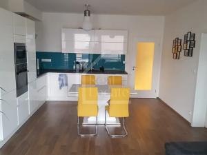 Pronájem bytu 2+kk, Praha - Kamýk, Freiwaldova, 70 m2