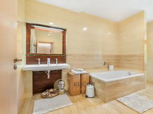 Prodej rodinného domu, Lichnov, 672 m2