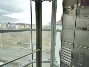 Pronájem kanceláře, Praha - Holešovice, Jablonského, 17 m2