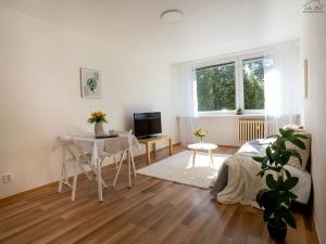Prodej bytu 2+kk, Praha - Modřany, Krouzova, 43 m2