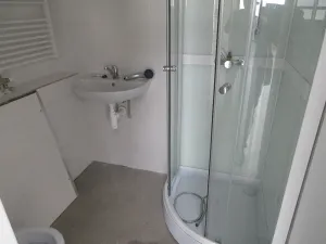 Pronájem skladu, Cvrčovice, 750 m2