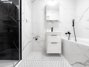 Prodej bytu 3+kk, Praha - Karlín, Molákova, 69 m2