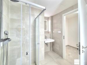 Pronájem bytu 1+kk, Praha - Modřany, Mezi vodami, 32 m2