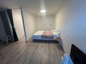 Pronájem bytu 1+kk, Praha - Krč, Murgašova, 42 m2