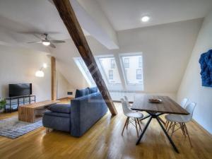 Pronájem bytu 2+kk, Praha - Karlín, Sokolovská, 76 m2