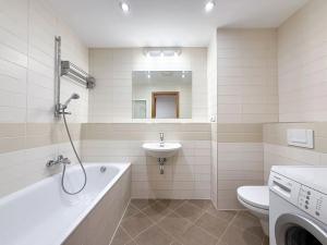 Pronájem bytu 2+kk, Praha - Smíchov, Karla Engliše, 68 m2