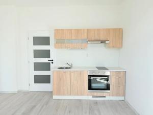 Pronájem bytu 2+kk, Milovice, Slepá, 32 m2