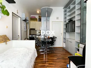 Prodej bytu 2+kk, Praha - Smíchov, U Santošky, 39 m2