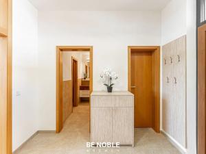 Prodej bytu 6+kk a větší, Praha - Břevnov, Kukulova, 252 m2