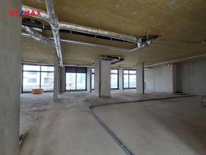 Pronájem obchodního prostoru, Praha - Vysočany, Kabešova, 116 m2