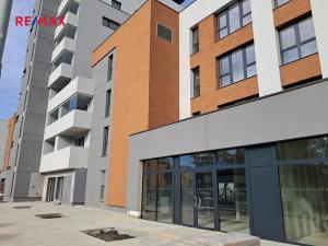 Pronájem obchodního prostoru, Praha - Vysočany, Kabešova, 116 m2