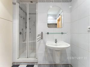 Prodej bytu 3+1, Praha - Hlubočepy, Pražského, 76 m2