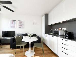 Pronájem bytu 1+kk, Praha - Vinohrady, Perucká, 27 m2