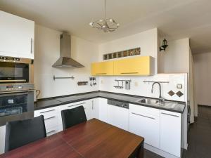 Prodej bytu 2+1, Praha - Kamýk, Rytířova, 51 m2