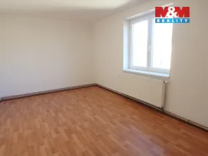 Prodej bytu 3+1, Černá v Pošumaví - Bližná, 88 m2