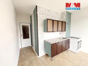 Prodej bytu 2+1, Chomutov, Holešická, 61 m2