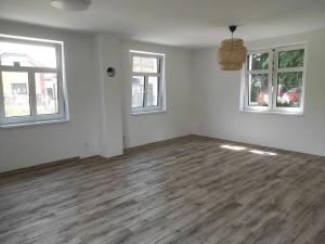 Pronájem rodinného domu, Záryby, 94 m2