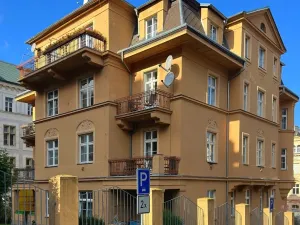 Prodej bytu 4+1, Karlovy Vary, Moskevská, 120 m2