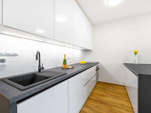 Prodej bytu 3+kk, Praha - Hostivař, náměstí Přátelství, 89 m2