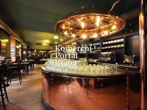 Pronájem restaurace, Praha - Smíchov, Radlická, 488 m2