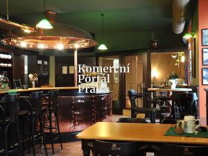 Pronájem restaurace, Praha - Smíchov, Radlická, 488 m2