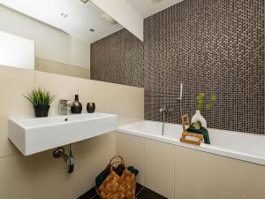 Prodej bytu 2+kk, Praha - Hlubočepy, Silurská, 81 m2