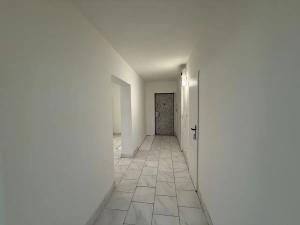 Prodej bytu 2+1, Praha - Kobylisy, Kyselova, 72 m2