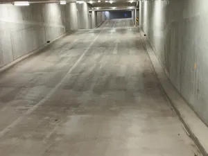 Prodej garážového stání, Praha - Holešovice, Jankovcova, 13 m2