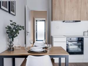Pronájem bytu 2+kk, Praha - Karlín, Thámova, 60 m2