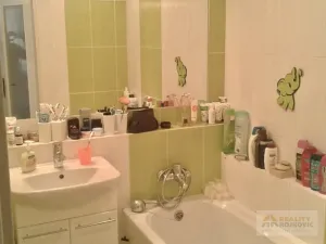 Prodej bytu 3+1, Broumov, U Větrolamu, 74 m2