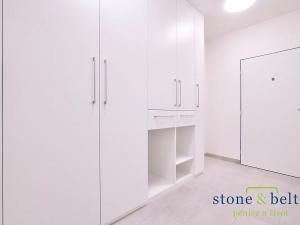 Pronájem bytu 2+kk, Praha - Hlubočepy, Fabiánové, 43 m2