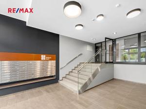 Pronájem bytu 1+kk, Praha - Žižkov, Šrámkové, 36 m2