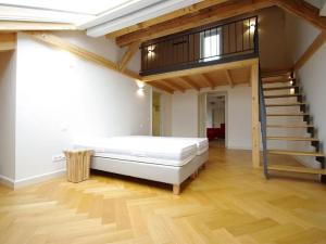 Pronájem bytu 3+kk, Praha - Nové Město, Bolzanova, 199 m2