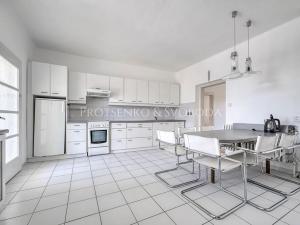 Prodej ubytování, Křižanov, Benešovo náměstí, 530 m2