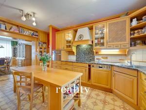 Prodej rodinného domu, Hodonice, U Pošty, 480 m2