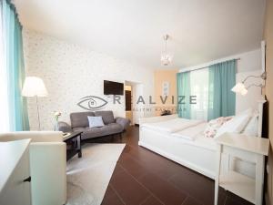 Prodej domu, Nové Hrady, 880 m2