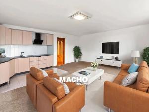 Prodej rodinného domu, Řitka, U vodojemu, 333 m2