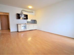 Pronájem bytu 2+kk, Praha - Vysočany, Poděbradská, 65 m2