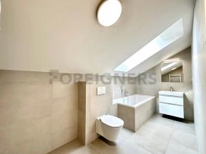 Pronájem rodinného domu, Praha, 159 m2