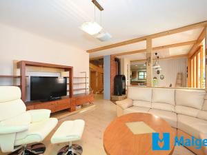 Prodej rodinného domu, Chrášťany, V Zahradách, 213 m2