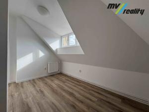 Pronájem bytu 2+kk, Praha - Břevnov, Cvičebná, 32 m2
