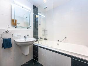 Pronájem bytu 2+kk, Praha - Stodůlky, Švejcarovo náměstí, 57 m2