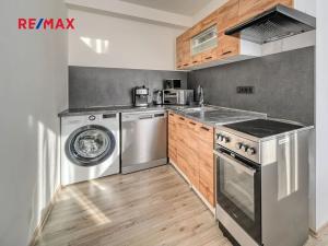 Prodej bytu 2+1, Lošany, 51 m2