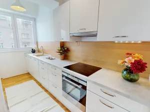 Prodej bytu 2+1, Praha - Holešovice, U Uranie, 55 m2