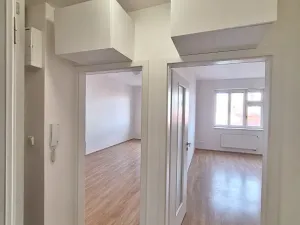 Pronájem bytu 2+kk, Praha - Vršovice, Rybalkova, 45 m2