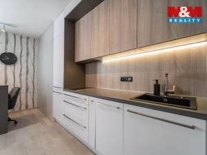 Prodej bytu 1+kk, Praha - Uhříněves, Oty Bubeníčka, 32 m2