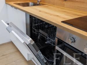 Pronájem bytu 1+kk, Praha - Košíře, Fabiánové, 30 m2