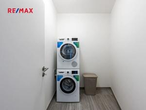 Pronájem bytu 1+kk, Praha - Karlín, Breitfeldova, 42 m2