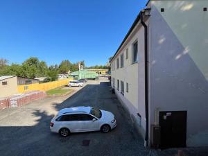 Pronájem kanceláře, Ivanovice na Hané, Rostislavova, 156 m2